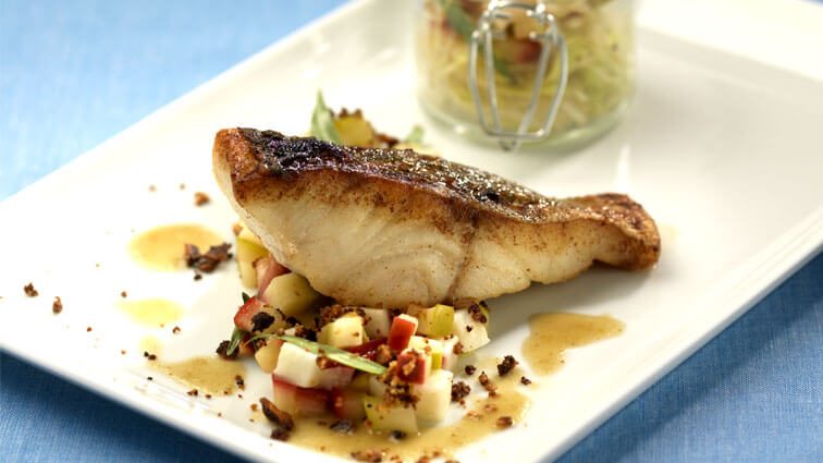 Recette : Lieu jaune laqué, crumble de céleri et de pommes - TerreAzur