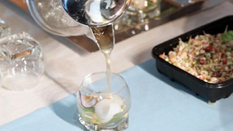 Recette : Pétales de Saint-Jacques, infusion de crustacés aux senteurs printanières - TerreAzur