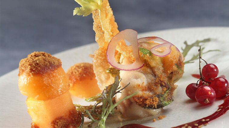 Recette : Croustillant de dorade sébaste au céleri, mi-cuit de melon charentais pané - TerreAzur