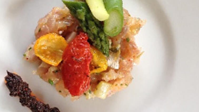Recette : Tartare de dorade aux asperges vertes - TerreAzur