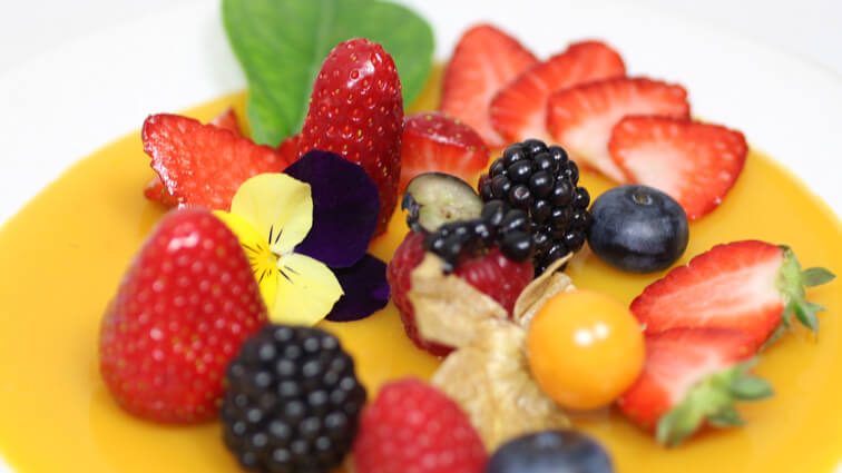 Recette : Fraises et petits fruits rouges au naturel - TerreAzur