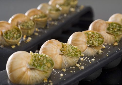 Escargots de Bourgogne et son beurre aux pignons de pin - Recettes -  EpiSaveurs