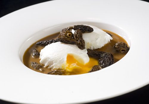 Recette : Œuf poché à la crème de morilles - EpiSaveurs