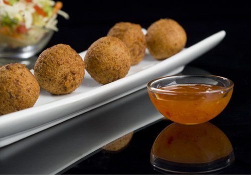 Recette : Accras de crabe croustillant et sa sauce douce aux piments - EpiSaveurs