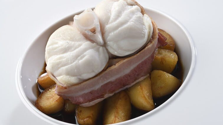 Recette : Gigot de lotte braisé, sauce bordelaise et grenailles confites - TerreAzur