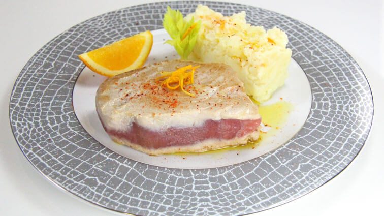 Recette : Tournedos de thon aller-retour, écrasé de pommes de terre primeur à l'orange - TerreAzur