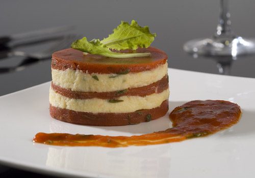 Recette : Millefeuille de tomate et chaire de crabe - EpiSaveurs