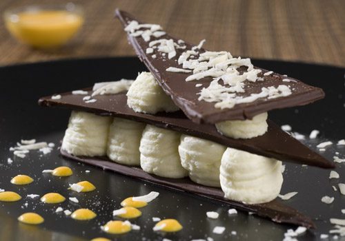 Recette : Mille-feuilles coco chocolat, sauce safran - EpiSaveurs