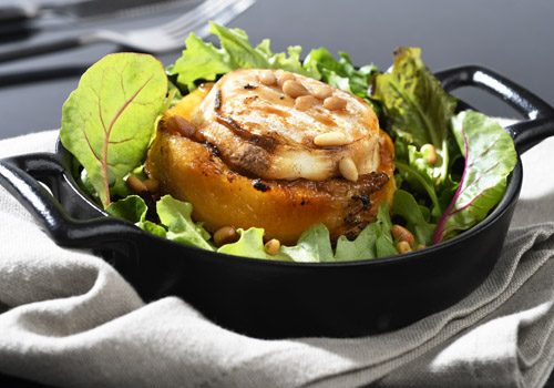 Recette : Tarte tatin aux poires, pignons et chèvre frais - EpiSaveurs
