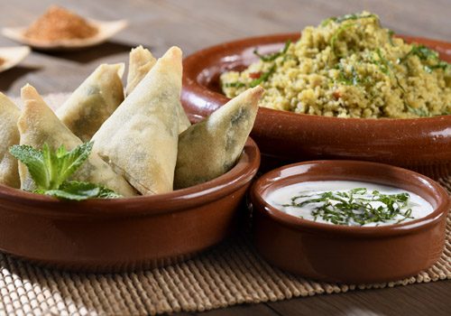 Recette : Mezzés, taboulé sauce yaourt à la menthe - EpiSaveurs