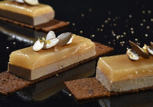 Recette de Terrine de foie gras à l'Armagnac, pain d'épices et poires rôties