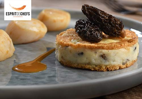 Recette : Saint-Jacques pochées au fumet de homard et son palet de risotto gratiné aux morilles - EpiSaveurs