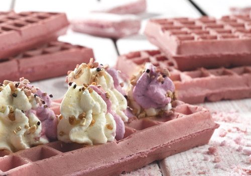 Recette : Gaufre rose et son topping mousse framboise - EpiSaveurs