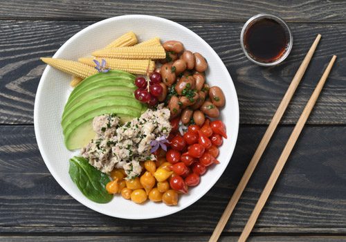 Recette : Poke bowl de thon au paprika fumé et haricots rouges - EpiSaveurs