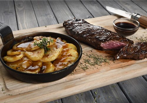 Recette : Onglet de veau, sauce vin rouge et pomme boulangère - EpiSaveurs