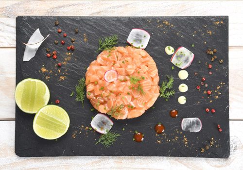Recette : Ceviche de saumon à la menthe, lait de coco aux épices - EpiSaveurs