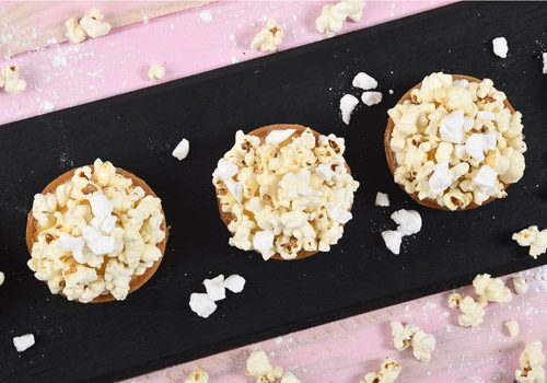 Recette : Tartelette citron-caramel, crumble de meringue et pop-corn - EpiSaveurs