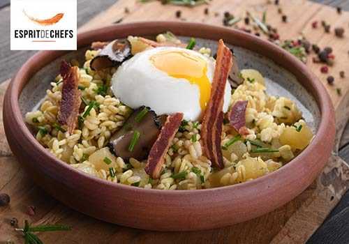 Recette : Poke Bowl de blé et dés de pommes sautées à l'œuf parfait et truffe d'été - EpiSaveurs
