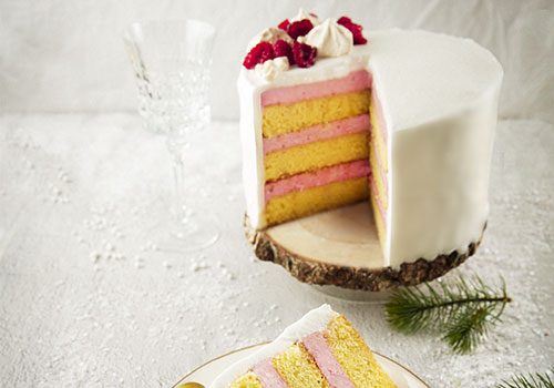 Layer cake framboise et chocolat blanc - Recettes - EpiSaveurs